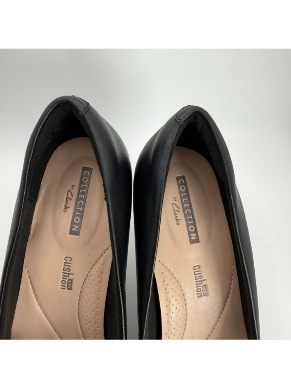 Clarks Collection Black Leather Pumps Soft Cushion Womens Heels Size 7 EU 37.5 - Picture 3 of 8